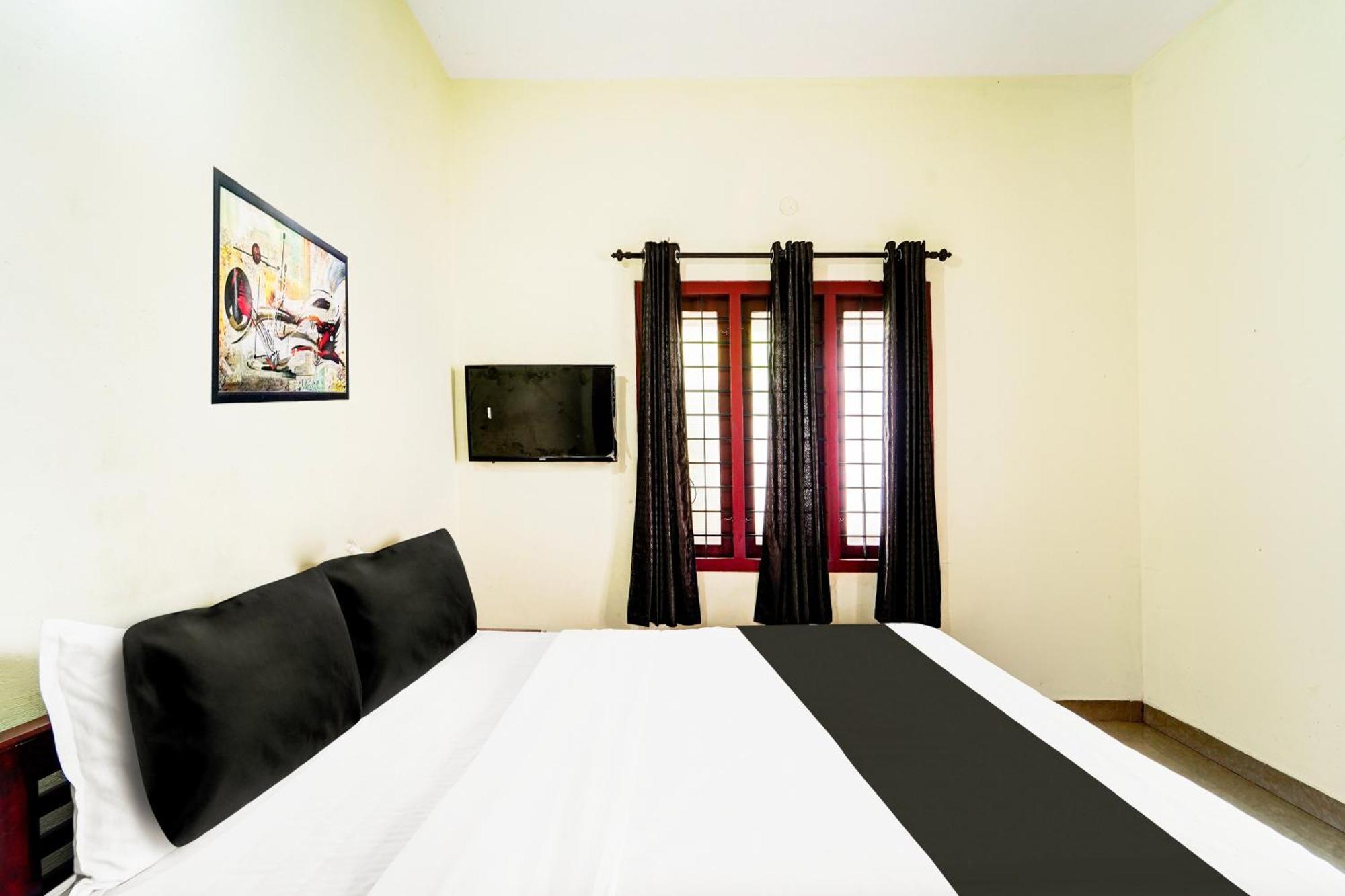 Super Hotel O Nettoor Near Lakeshore Hospital Kochi Kültér fotó