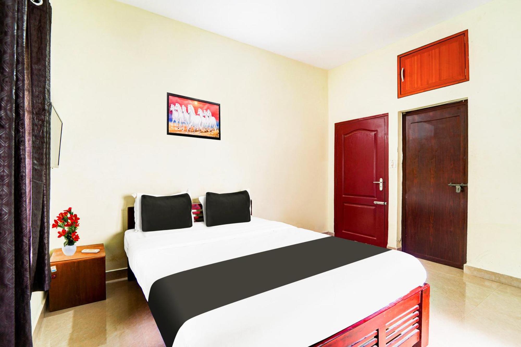Super Hotel O Nettoor Near Lakeshore Hospital Kochi Kültér fotó